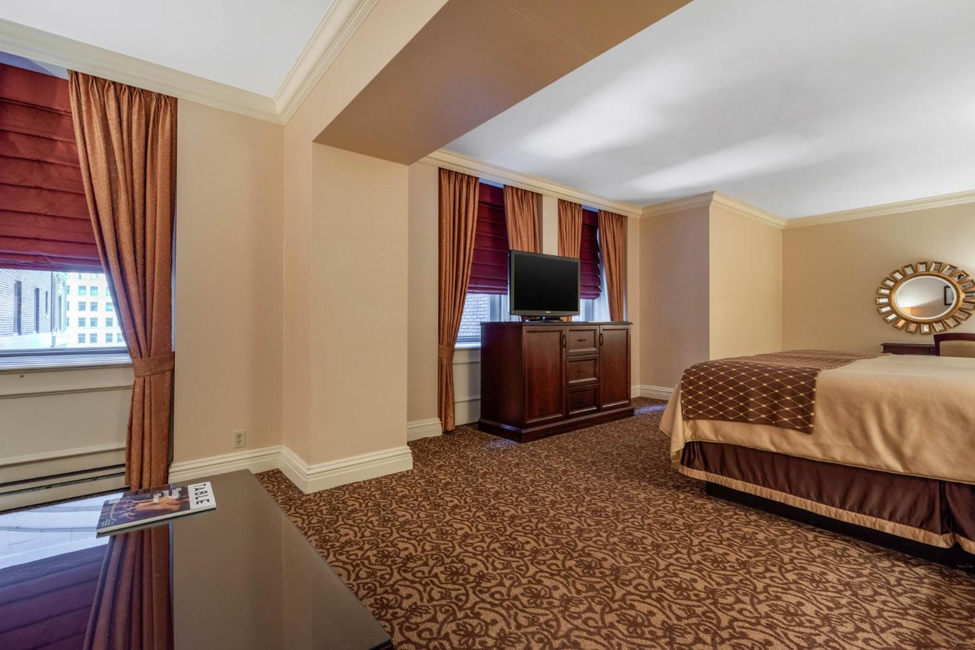 Premier Room One King Bed