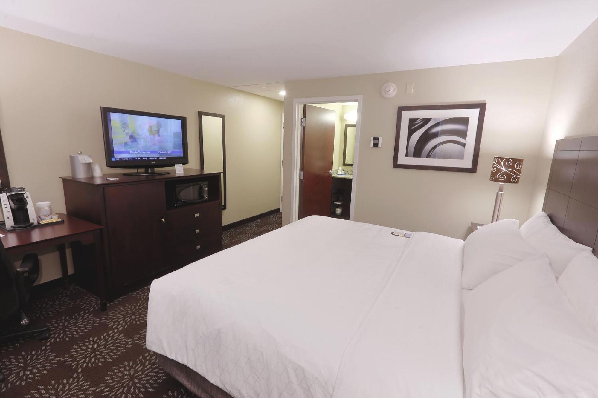 Standard King Room Mobility Accessible